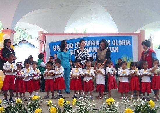 Food for School program in Daram, Samar