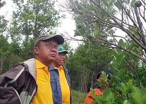 Governor Ben Evardone in Homonhon, Guiuan, Eastern Samar.