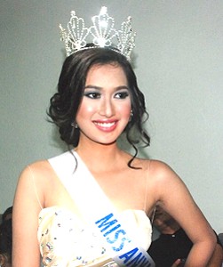Crowned Miss Anyag 2010 Ma. Genefe Navilon