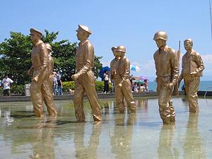 Leyte gulf landing monument