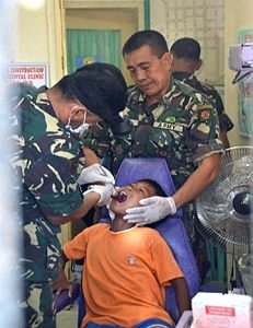 8ID dental team in Jiabong, Samar