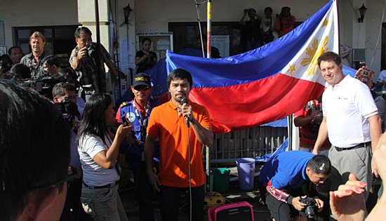 Pacquiao visits typhoon Yolanda victims