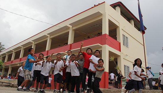 students of Marasbaras Elementary School in Tacloban City
