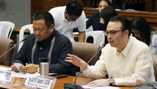 Senator Alan Peter Cayetano questions LTO officials