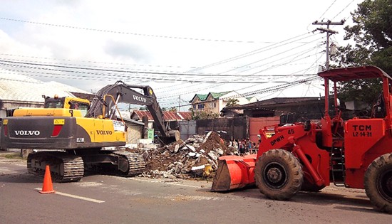 DPWH demolition of encroachments