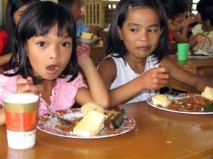 Feeding program to children