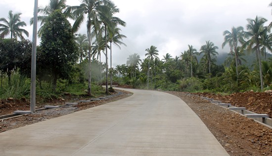 Road to Silawa Falls