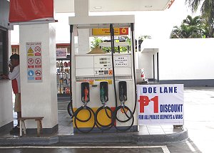 Shell Gas Station in Tacloban with DOE lane