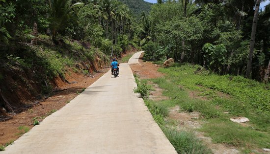 Almagro, Samar island road