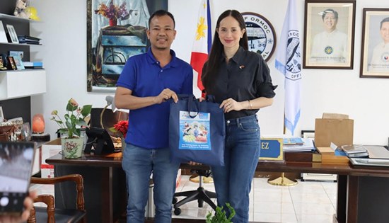 NMP Executive Director Victor A. Del Rosario with Ormoc City mayor Lucy Torres-Gomez